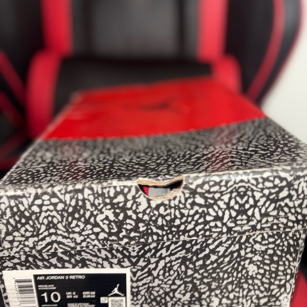 Jordan Air Jordan 3 Retro - Red, Black, Gray